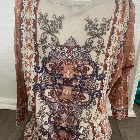 World Unity Top - Picture 2 of 4